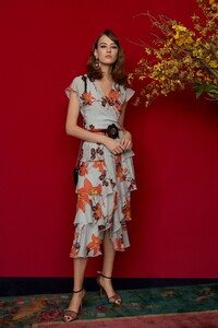 04-etro-pre-fall-18.thumb.jpg.4da5becb1c1d8a3f7a33b2bb29ffe0db.jpg