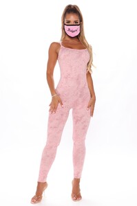 05-05-20Studio3_MA_DJ_12-20-02_74_BABYGIRLFACEMASK__NT.jpg