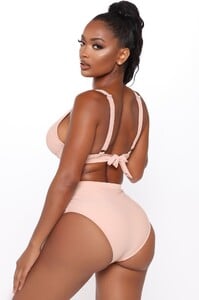 05-21-20Studio4_RM_BB_11-45-58_3_HT4033_Rose_KL.jpg