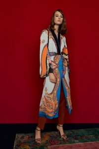 05-etro-pre-fall-18.thumb.jpg.342b17f9a94d055570ca46e9cff509e7.jpg