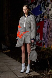 07-off-white-pre-fall-17.thumb.jpg.0090f04643c0c10febeed65dd64baecc.jpg