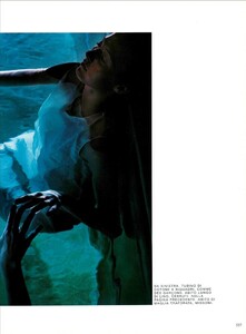 ARCHIVIO - Vogue Italia (March 1999) - Floating - 004.jpg