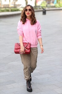         kla150520BZNimage111.jpg
