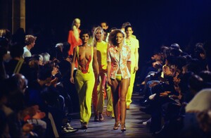 1006463540_dirk-bikkembergs-spring-1997(14).thumb.jpg.8da142c558baee522dda57ffadcdcac2.jpg