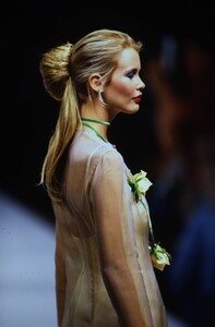 salvatore-ferragamo-ss-1995 (2).jpg