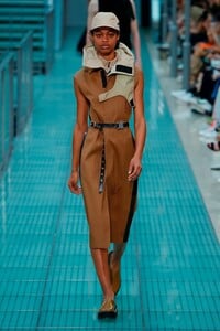 1017-ALYX-9SM-Men-SS20-Paris-8563-1561314571.thumb.jpg.6494ddcea63d9460a764a4e2c179f49e.jpg