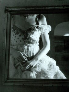 ARCHIVIO - Vogue Italia (March 2005) - The New Dimension - 007.jpg