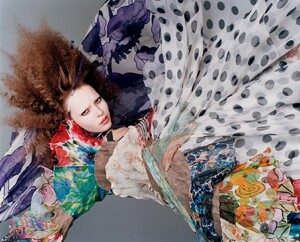 V#28 - Bloom - 002.jpg