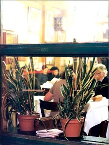 ARCHIVIO - Vogue Italia (March 1997) - Una Storia A Berlino - 015.jpg