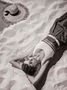 1104661600_VogueTurkey-Haziran2016-60.thumb.jpg.7fbe4bd6eba54ec99a97f42ba7fab371.jpg