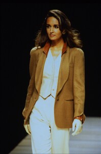 1121107188_armani-fw-1992(4).thumb.jpg.2107d76b34036beb1b2be0b6d454b1c6.jpg