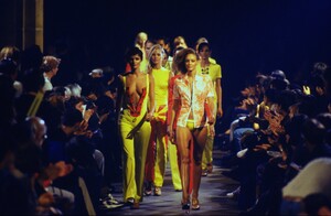 112133418_dirk-bikkembergs-spring-1997(13).thumb.jpg.e47f50acb28527042381e81ac6d4c915.jpg