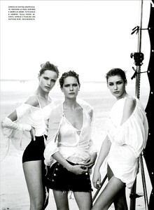 ARCHIVIO - Vogue Italia (May 2003) - The Power Of The White Shirt - 017.jpg