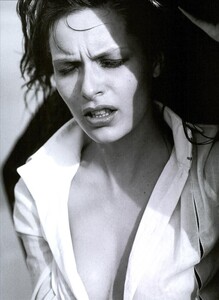 ARCHIVIO - Vogue Italia (May 2003) - The Power Of The White Shirt - 006.jpg