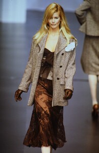 1162404506_valentino-fw-1995(37).thumb.jpg.47ad69e361140e0cbfbba72516e0e35c.jpg