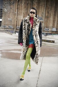 1199115-800w.thumb.jpg.c386f922c43e8d67192cbcfb659ffddc.jpg