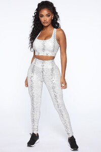 12-03-19_Studio_4_DM_JJ_14-31-08_62_AT22620PFN_WhiteSilver_6498_JK_3a4a4143-2c57-4ee6-acf9-01ac294e9b5c.jpg