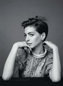 1210833350_Slijper_UK_Harpers_Bazaar_February_2013_02.thumb.png.94cd8d2a31bdde794db2cdd2c61017d9.png