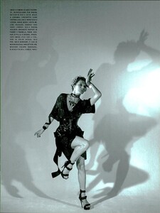 ARCHIVIO - Vogue Italia (May 2007) - Milla Jovovich - 010.jpg