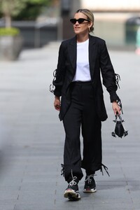         rob150520BZNimage104.jpg