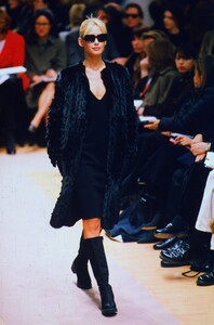 1245112982_fendi-fw-1996(2).thumb.jpg.ddebb16af0304b8b45dca79382c7468b.jpg