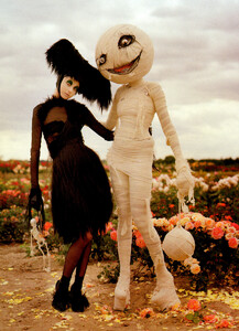 Harper’s Bazaar US (October 2009) - Tricks & Treats - 010.jpg