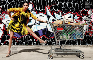 buerony - Elle Italia (March 2010) - Graffiti Art - 003.jpg