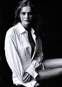 ARCHIVIO - Vogue Italia (May 2003) - The Power Of The White Shirt - 015.jpg