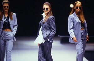 1276929851_alberta-ferretti-ss-1993(3).thumb.jpg.15684de6d9de665deaa7b8c1590b13a8.jpg