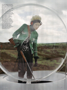 Vogue UK (October 2009) - The Lady Who Fell To Earth - 012.jpg