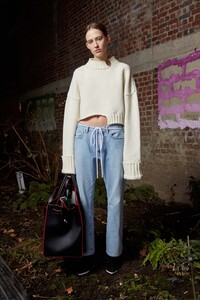 13-off-white-pre-fall-17.thumb.jpg.3ef5cf7d13151bd50b9c50d69858fe65.jpg