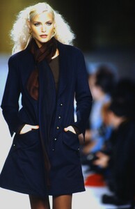 1326365910_valentino-fw-1994(7).thumb.jpg.4ec3da1400d5f8ae85cfe6559f145d07.jpg