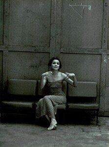 ARCHIVIO - Vogue Italia (June 1999) - Valeria Golino - 002.jpg