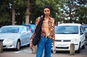 1336375-800w.thumb.jpg.16daf65d88ee0ab688efa7c3b4b325d6.jpg