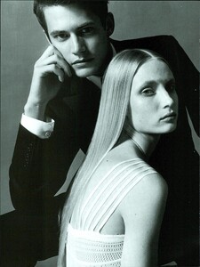 ARCHIVIO - Vogue Italia (April 1998) - A Whiter Shade Of Pale - 007.jpg