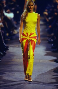 1339864782_dirk-bikkembergs-spring-1997(10).thumb.jpg.15707c6eb901c0f070839ec0bee3541e.jpg