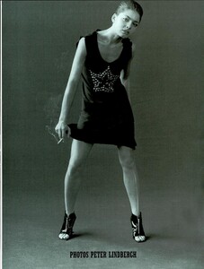 ARCHIVIO - Vogue Italia (April 2000) - The Subject is Black - 002.jpg