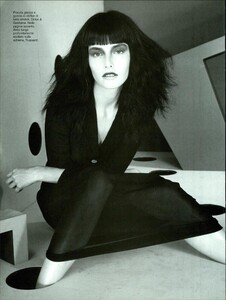 ARCHIVIO - Vogue Italia (January 1997) - Black - 007.jpg