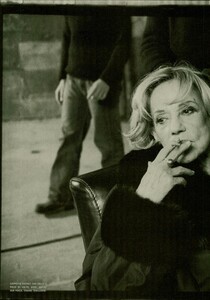 ARCHIVIO - Vogue Italia (February 2004) - Jeanne Moreau - 011.jpg
