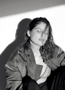 laetitia-casta-emmanuel-giraud-numéro-magazine-213-may-2020_10_c-735x1024.jpg