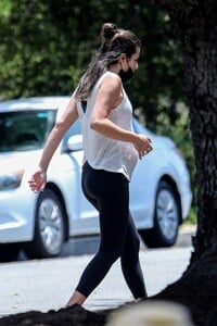         lea180520BZNimage108.jpg
