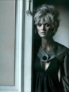 ARCHIVIO - Vogue Italia (October 2007) - A Matter Of Grey - 019.jpg
