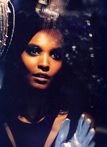 Harper's Bazaar US (December 2006) - The Future Of Fashion - 007.jpg