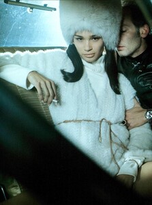 ARCHIVIO - Vogue Italia (December 1999) - Danger High Voltage - 027.jpg