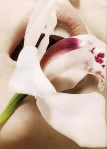 Numéro #103 (May 2009) - A Fleur de Peau - 002.jpg