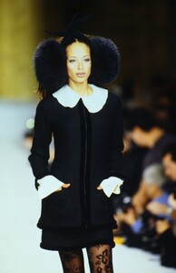 1510989499_valentino-fw-1994(3).thumb.jpg.dccc3563e84e45f7894d45725a0e0c04.jpg