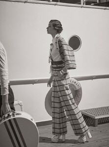 1579866433_VogueTurkey-Haziran2016-59.thumb.jpg.5ef2f49580af03d8cddac3731dbcfd8c.jpg