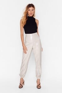 black-necks-up-knitted-sleeveless-top (3).jpeg