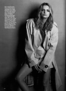 Harper's Bazaar US (April 2009) - Street Chic - 005.jpg