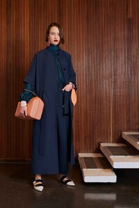 16-roksanda-prefall-2017.thumb.jpg.b69de9a559bee890c1ee132199ce6d55.jpg